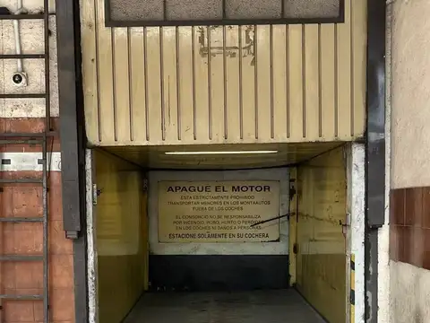 Cochera en venta- Maipú 1150