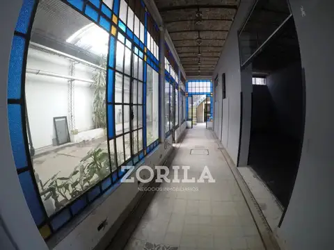 VENTA local/deposito en Buenos Aires al 2200