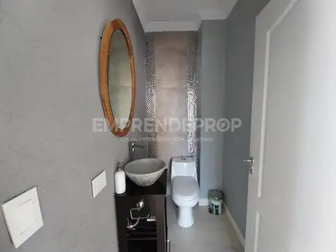 Casa en Venta con 3 cocheras