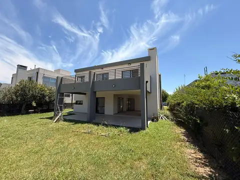 Casa en Venta al Oeste