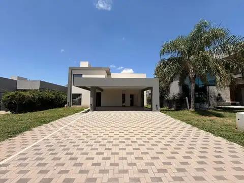 VENTA/PERMUTA - CASA A ESTRENAR 3 DORMI   PLAYROOM EN CAMPOS DE ESTHER - PUEBLO ESTHER