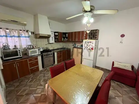 VENTA PH PLANTA BAJA MULTIFAMILIAR O COMERCIAL 4 AMBIENTES - LINIERS