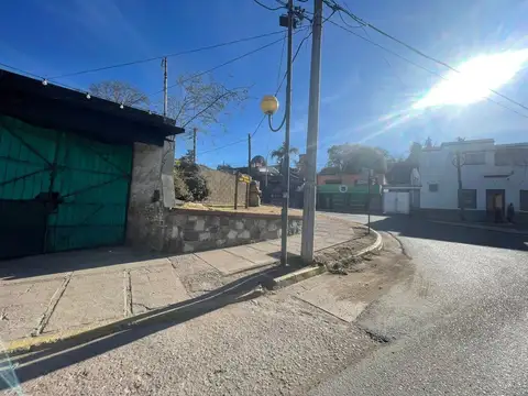 Local en Venta 83 años