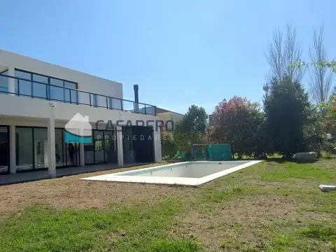 Casa en Venta con 1 cochera