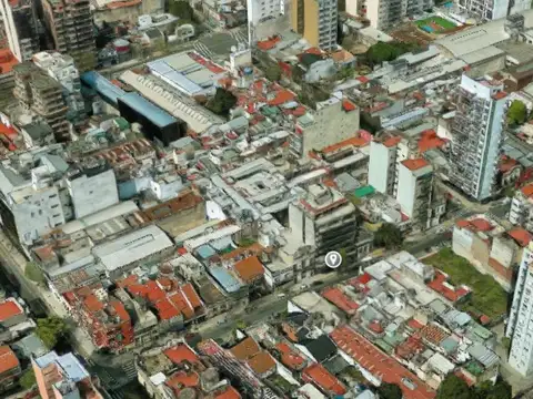 Catamarca e/ Humberto 1 y Carlos Calvo