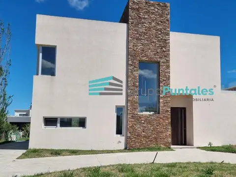 Casa en Lagos de Canning con 4 dormitorios mas escritorio a terminar con piscina