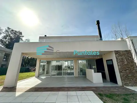 Casa 6 ambientes con 3 baños