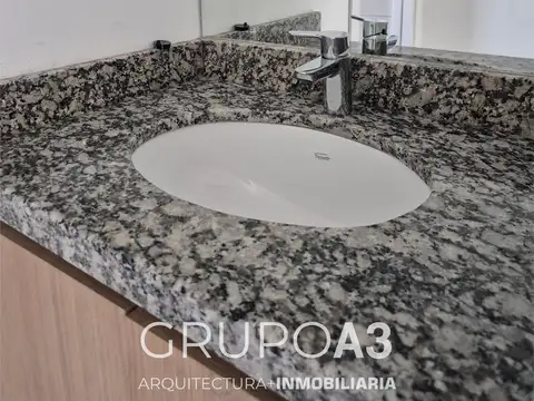 Pública 100, Piso 00