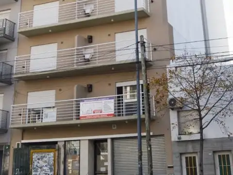 Av. San Pedrito 332 , Piso 5