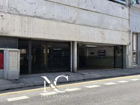 Cochera en Venta en Monserrat