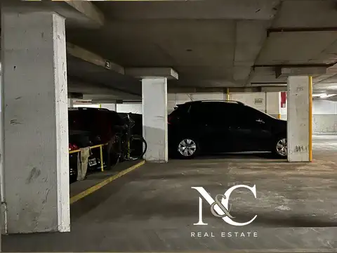 Cochera en Venta en Monserrat