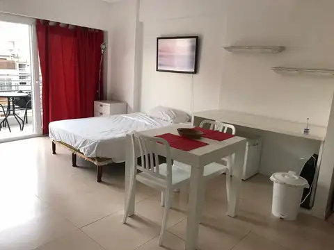 Excelente AMB C/Balcon y Lavarropas