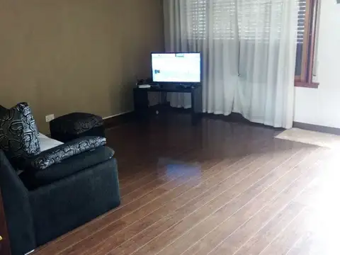 Av Dr M De Avellaneda 1100