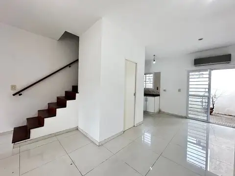 Dúplex 4 amb c/cochera APTO CRÉDITO, Monte Grande