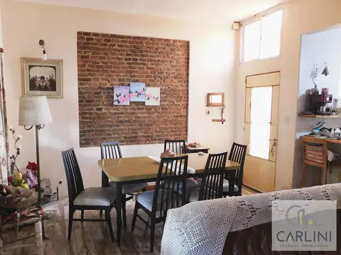 Casa en Venta con 3 cocheras