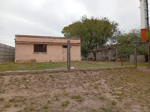 VENTA DE CASA A DEMOLER CON LOTE DE SOBRE AVENIDA