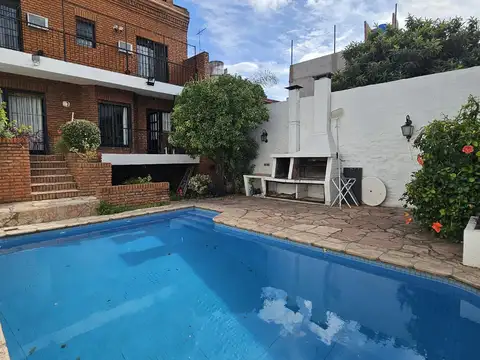 Casa en Venta en Flores, USD 499.000