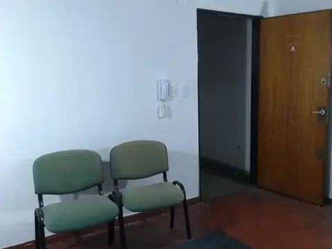Oficina en Caseros lado Norte