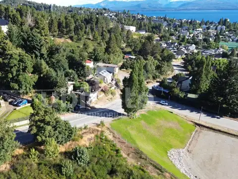 Casa 8 ambientes con 4 baños