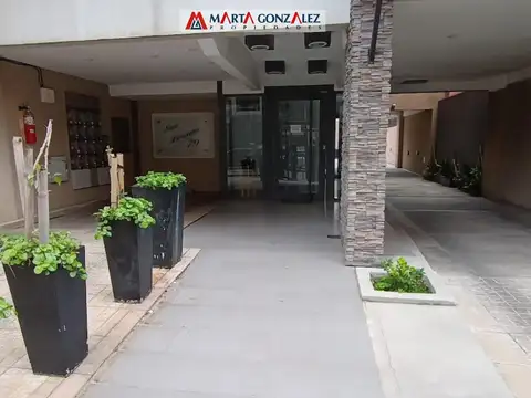 San Lorenzo 100, Piso 1