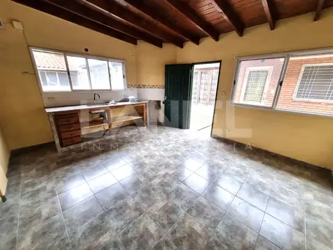 Depto Tipo Casa 3 ambientes con 1 baño