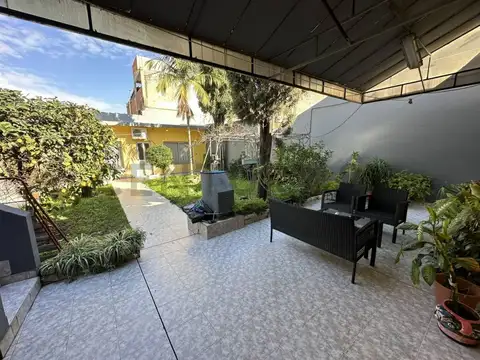 Venta de Casa 4 AMBIENTES en Avellaneda