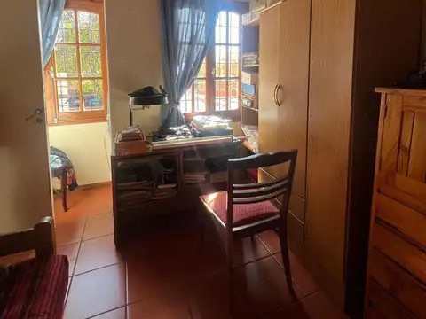 Casa 6 ambientes con 2 baños