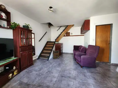 Depto Tipo Casa en Venta de 3 ambientes