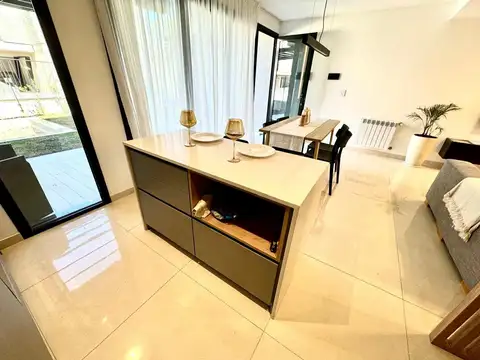 Venta Departamento 4 dormitorios en construcción, Fisherton 