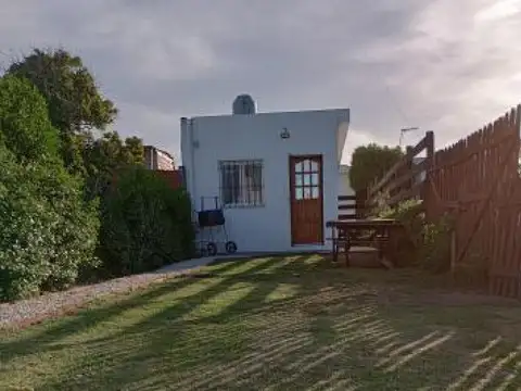 Casa 2 ambientes con 1 baño