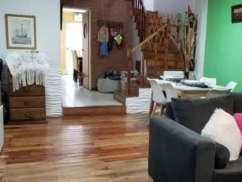 Depto Tipo Casa en Venta de 4 ambientes