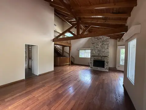 Casa en Venta en La Cascada Country Club, USD 220.000