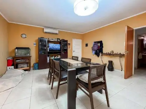Depto Tipo Casa 3 ambientes con 2 baños