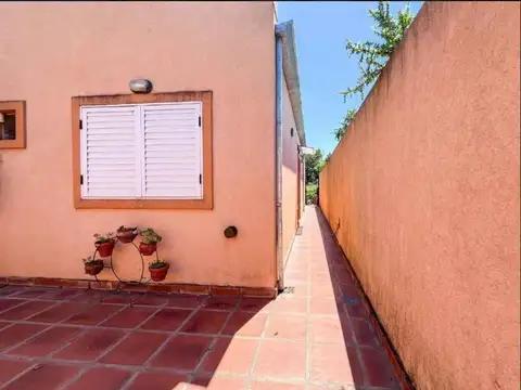 Depto Tipo Casa en Venta en Tolosa, USD 115.000