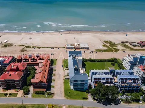 PINAMAR NORTE – VENTA DEPARTAMENTO FRENTE AL MAR