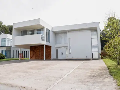 Casa 4 ambientes - Rumenco