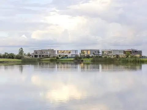 OPORTUNIDAD - Lote a la Laguna en Cantón Golf