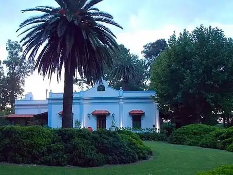 Venta campo en Lobos, 25has con casco colonial