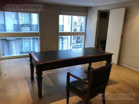 Oficina en Alquiler con 3 cocheras