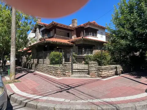 CASA DE ESTILO EN ESQUINA -EN ALQUILER COMERCIAL ZONA GUEMES