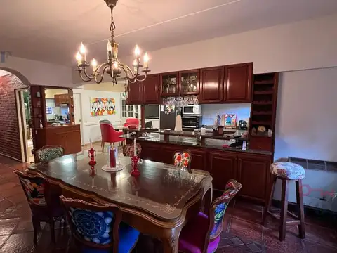 Casa 5 ambientes con 2 baños