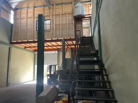 Galpon en Alquiler 35  mts Fondo