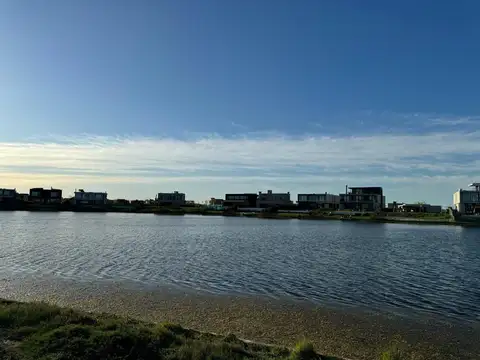 Terreno en Venta en Puertos - Barrio Costas, USD 300.000