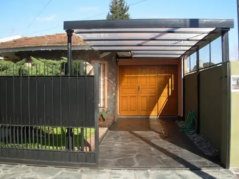 Casa 5 ambientes con 2 baños