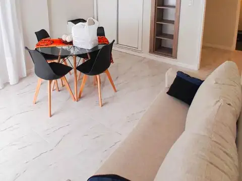 DEPARTAMENTO 2 AMBIENTES CON BALCON FRANCES A LA CALLE