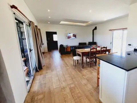 CASA QUINTA VENTA LA PLATA PILETA-PERMUTA-OPORTUNI