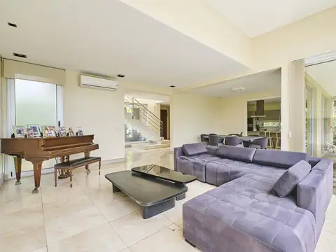 CASA 5 AMBIENTES CON PILETA - AYRES PLAZA PILAR