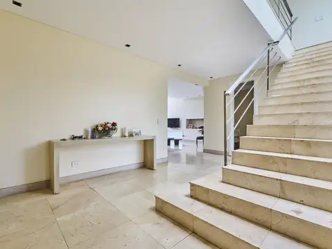 CASA 5 AMBIENTES CON PILETA - AYRES PLAZA PILAR