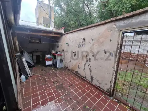 Casa 5 ambientes con 1 baño