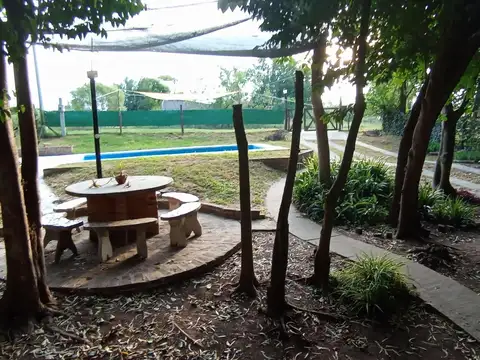 VICTORIA CABAÑA EN VENTA CON PARQUE Y PISCINA